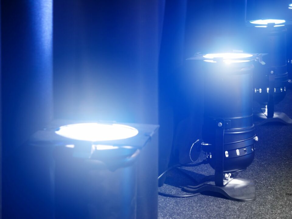 quiet par can lights